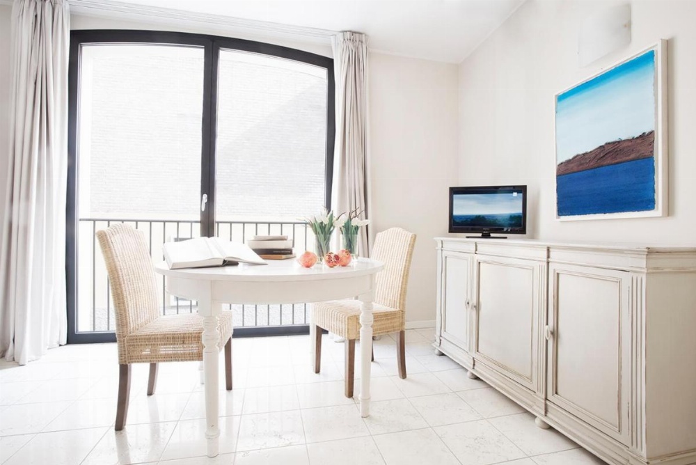 Adriano Residence Image 23